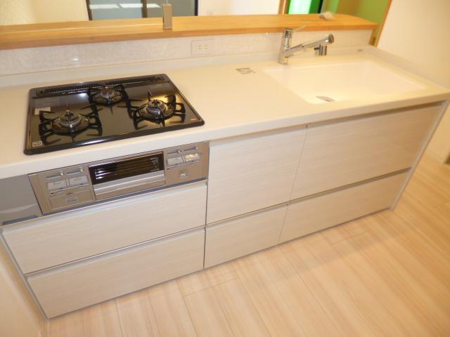 Kitchen. System kitchen ・ Water purifier visceral faucet