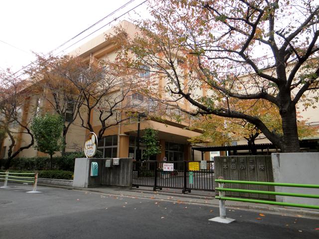 Primary school. Beyond the 350m 100th anniversary to Katsushika Ward Honda Elementary School, Electronic blackboard ・ Tokyo, the only elementary school that are using the tablet