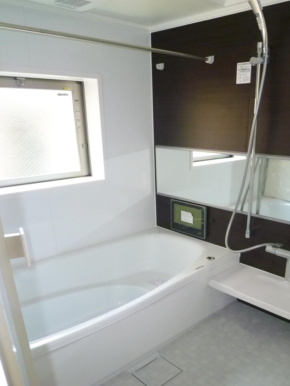 Same specifications photo (bathroom). Indoor TV, It is a bathroom with wide mirror. To prevent moisture and mold in the bathroom drying function (The photograph is the same specification image)