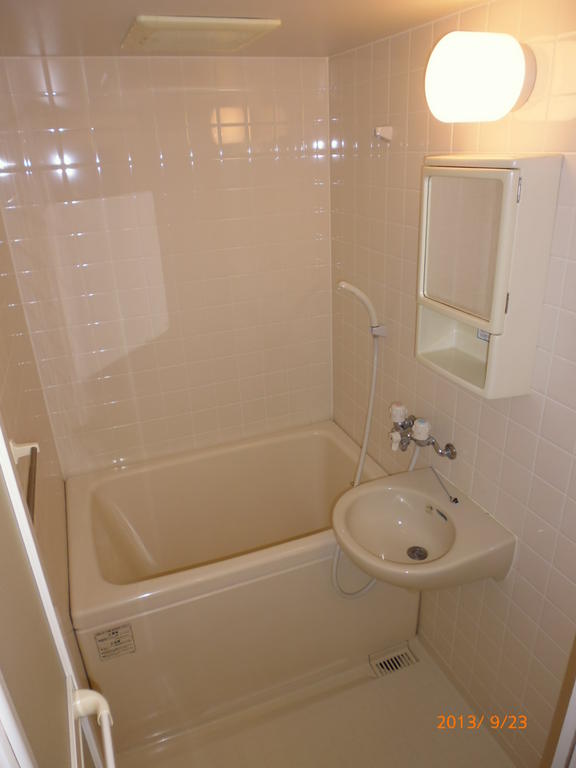 Bath. Exchanged in the unit bus type