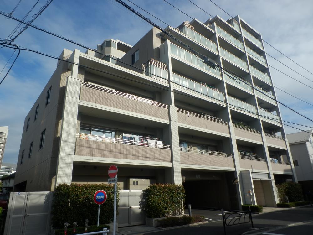 Local appearance photo. Local (10 May 2013) Shooting