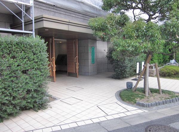 Entrance. Common areas