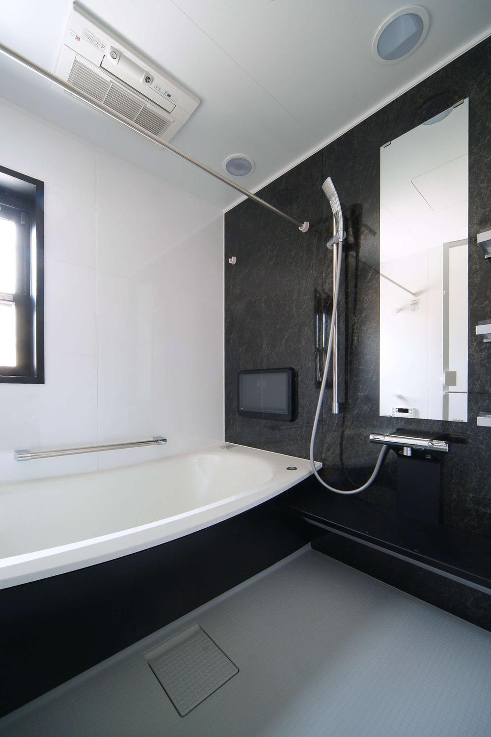 Same specifications photo (bathroom). Spacious relaxing bathroom in the family, even one person. (Our example of construction)
