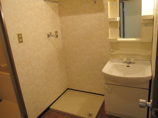 Washroom. Independent wash basin indispensable for grooming, Laundry Area also indoor.