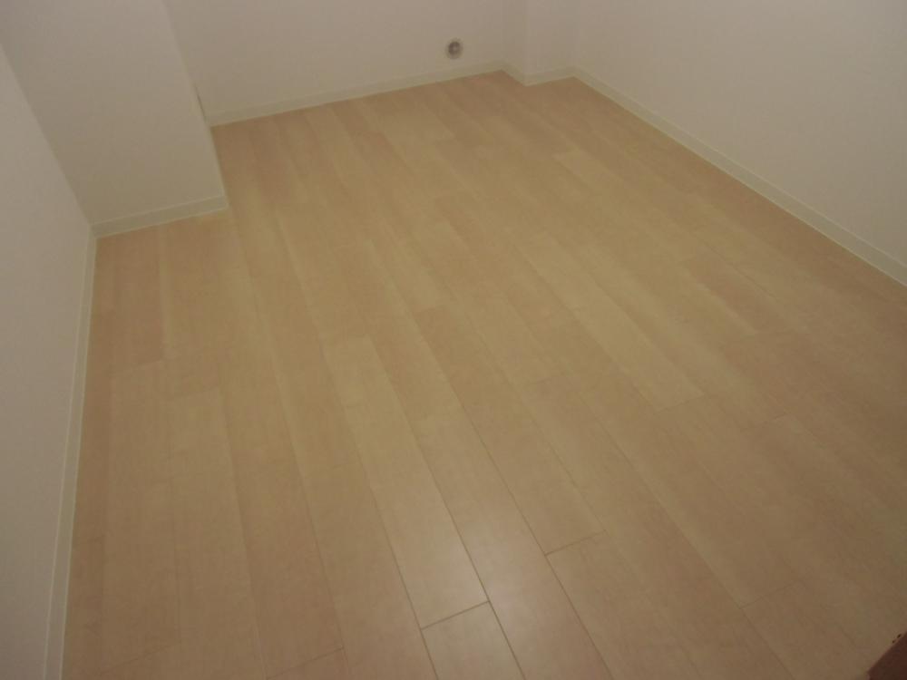 Non-living room. Local (12 May 2013) Shooting