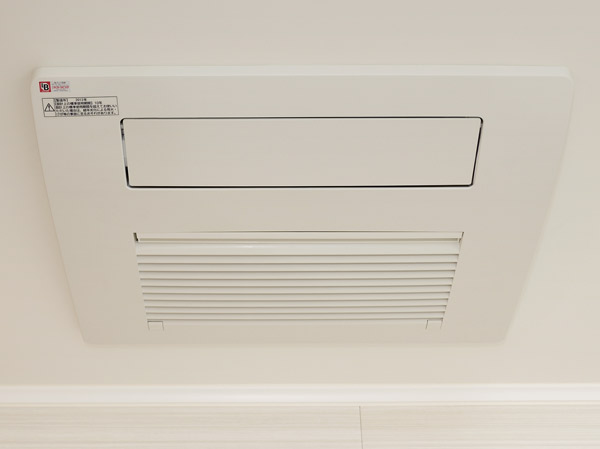 Bathing-wash room.  [TES bathroom ventilation drying heater] You can also clean and dry the laundry on a rainy day. Remove the moisture and, Also effective in inhibiting mold and corrosion. Heating function and it is with a 24-hour small air volume ventilation system.