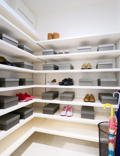 Receipt. Shoes-in closet