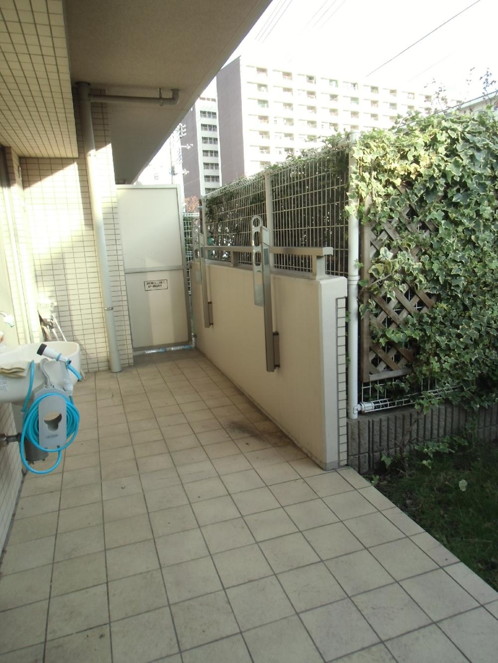 Other local. Terrace (11 May 2013) Shooting