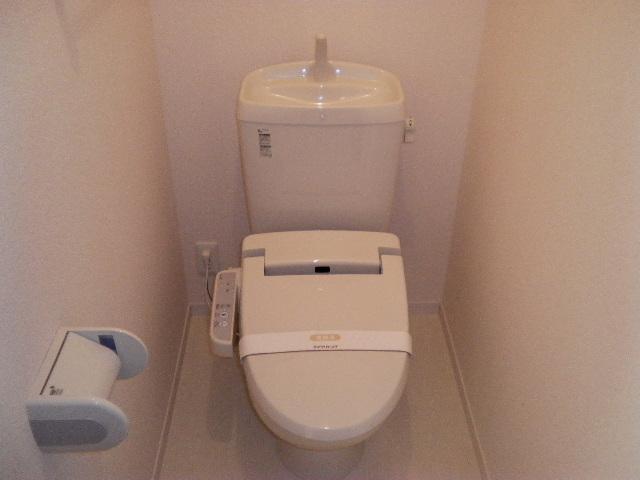 Toilet. Bidet