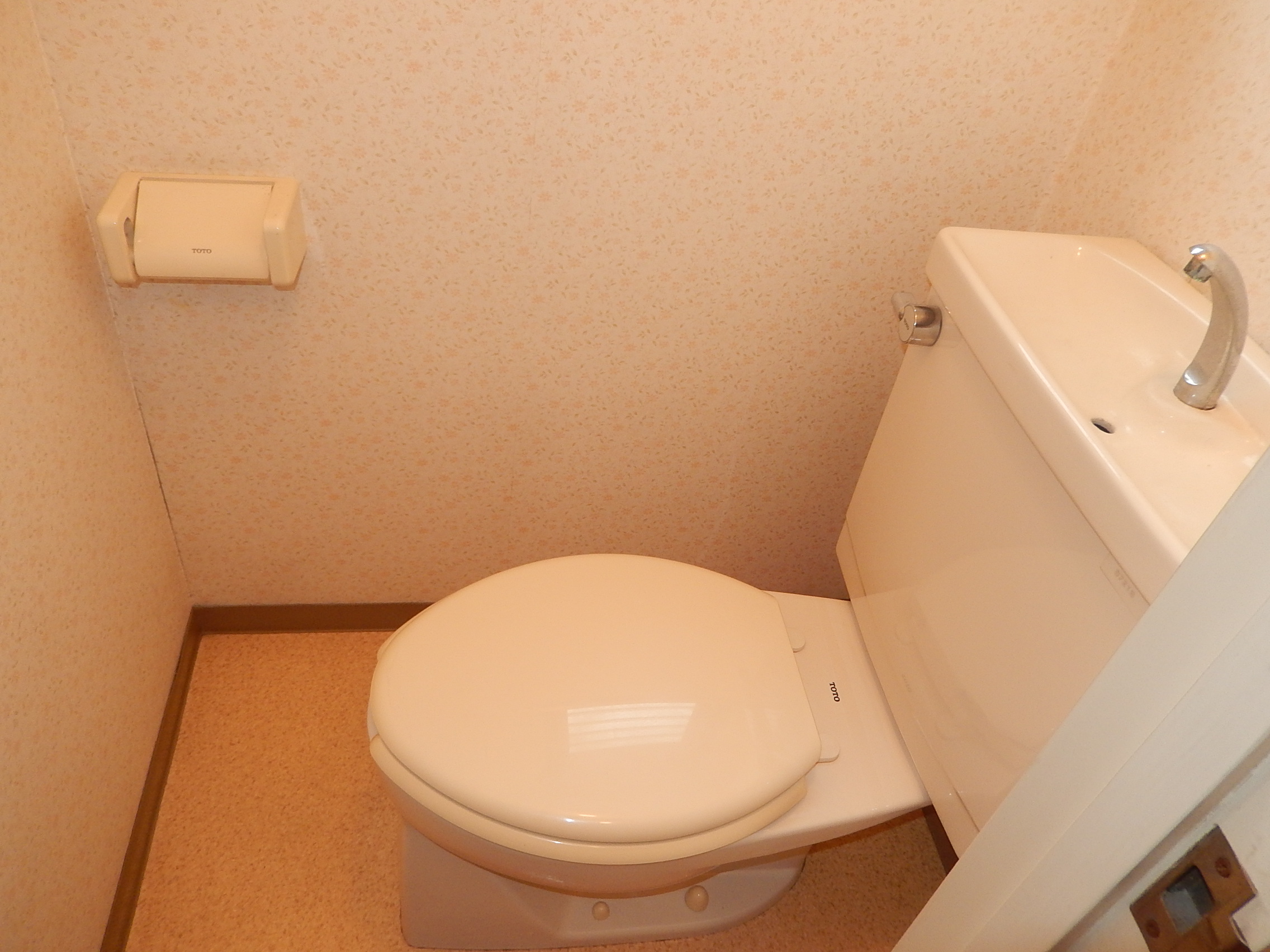 Toilet. 303, Room reference