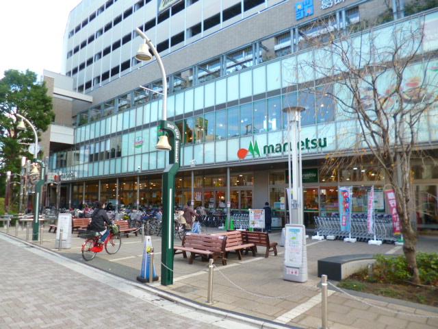 Supermarket. Maruetsu Kanamachi to the store 59m