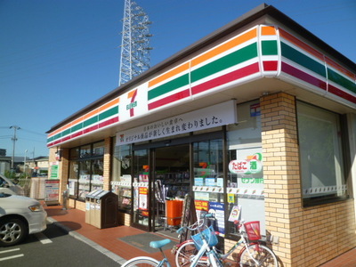 Convenience store. 356m to Seven-Eleven (convenience store)