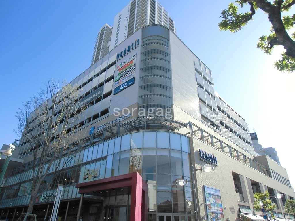 Shopping centre. Vinashisu Kanamachi 457m pride until the Court (shopping center)