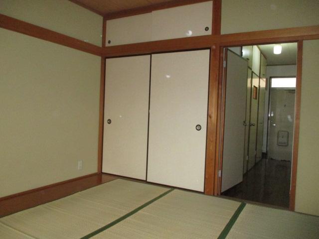 Living and room. Japanese-style room 2