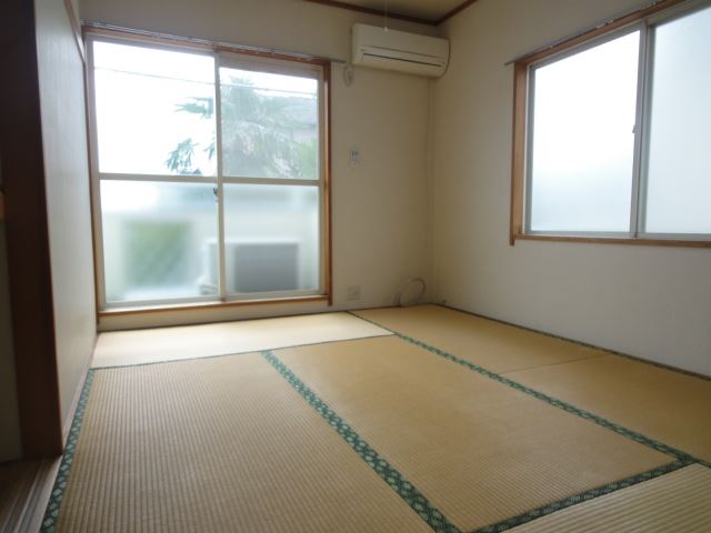 Living and room. Japanese-style room 6 tatami