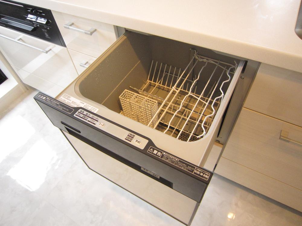 Kitchen. Indoor (10 May 2013) Shooting