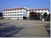 Primary school. 677m to Katsushika Ward Hosoda Elementary School