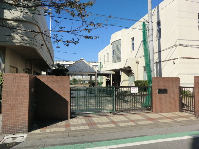 Junior high school. 304m to Katsushika Ward Aoto junior high school (junior high school)