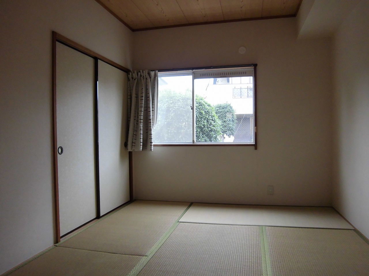 Living and room. Calm Japanese-style room ・ There is also a closet.