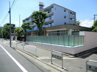 kindergarten ・ Nursery. Solder nursery school (kindergarten ・ To nursery school) 500m