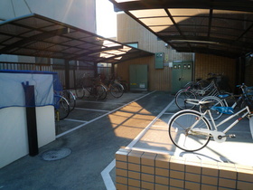 Other common areas. On-site bicycle parking lot, Bike possible consultation