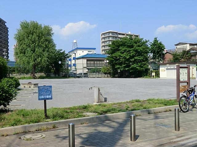 park. Yotsugi Yonchome park