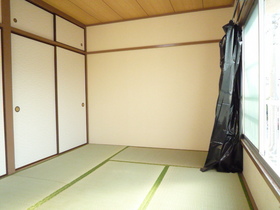 Living and room. 6 Pledge Japanese-style room ☆ Closet comes with a with upper closet