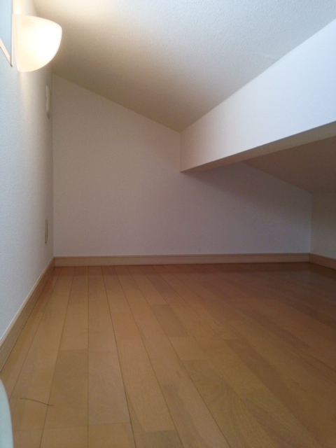 Other room space. Loft (Pledge 2, 5)