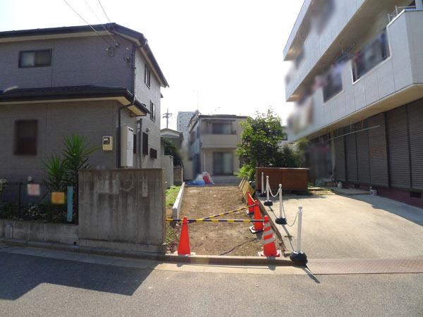Local photos, including front road. Station walk 7 minutes daily life more convenient!