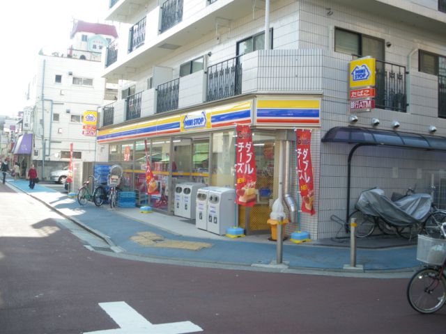 Convenience store. 110m until MINISTOP (convenience store)