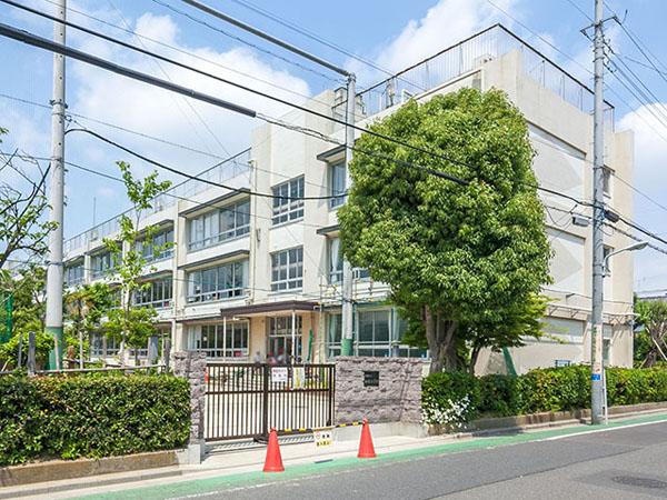Primary school. 190m to Katsushika Ward Iizuka Elementary School