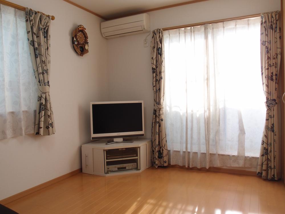 Non-living room. 2 Kaiyoshitsu (about 7.5 tatami mats)