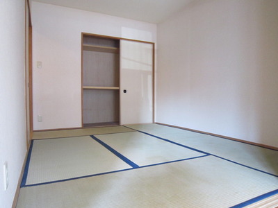 Living and room. 6 is a Pledge of Japanese-style room.