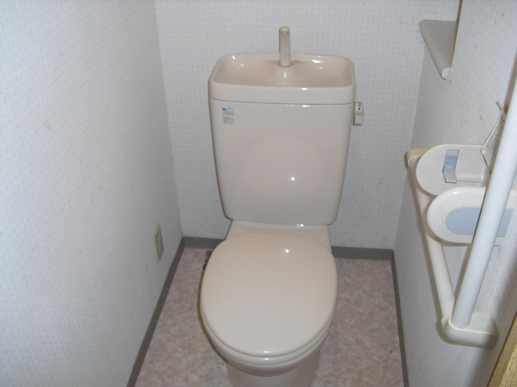 Toilet. 103, Room reference