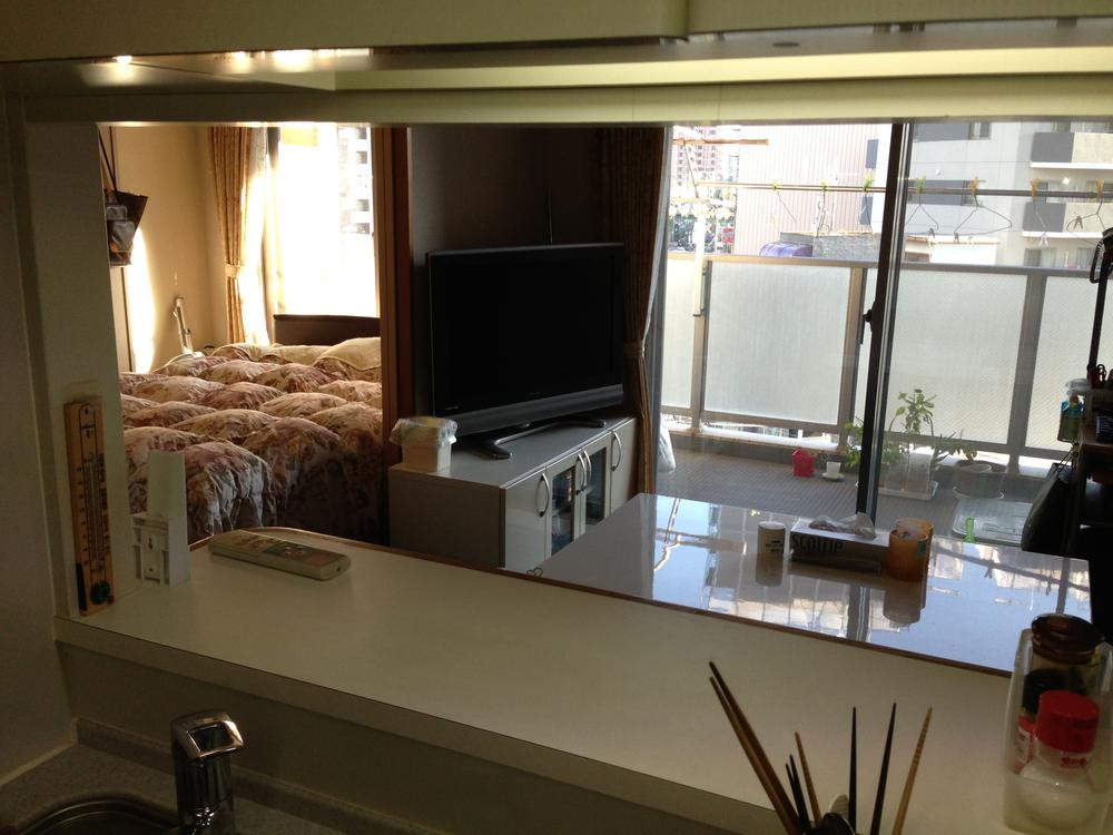 Kitchen. Living room from the kitchen ・ Japanese-style room