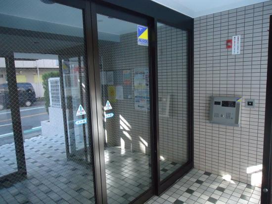 Entrance. Common areas