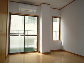 Living and room. Recommended 1DK air conditioning Installed