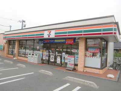 Convenience store. 465m to Seven-Eleven (convenience store)