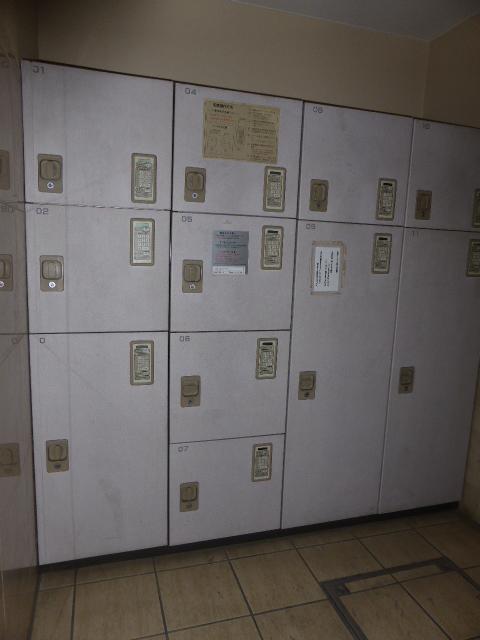 Other common areas. Delivery Box