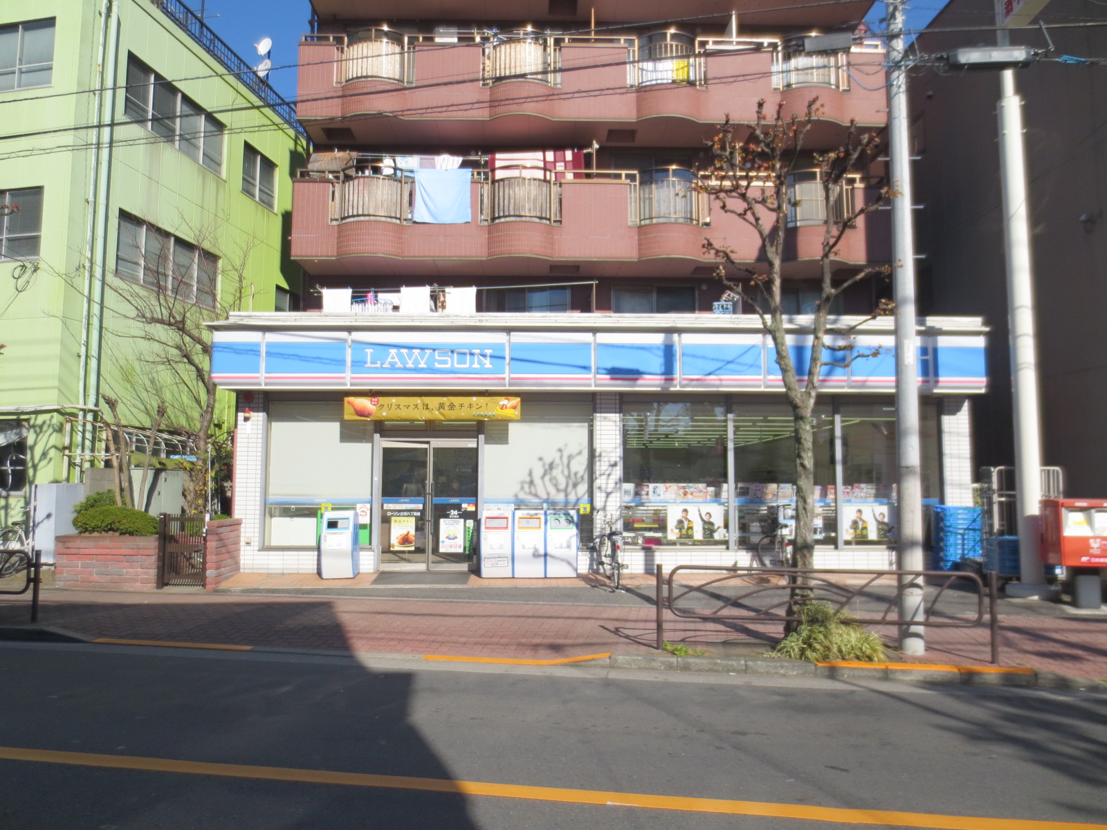 Convenience store. Lawson Tateishi eight-chome up (convenience store) 324m