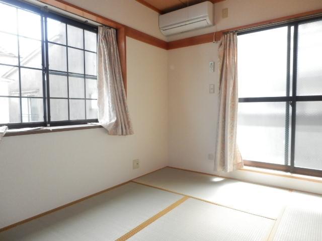 Living and room. Second floor Japanese-style room ☆