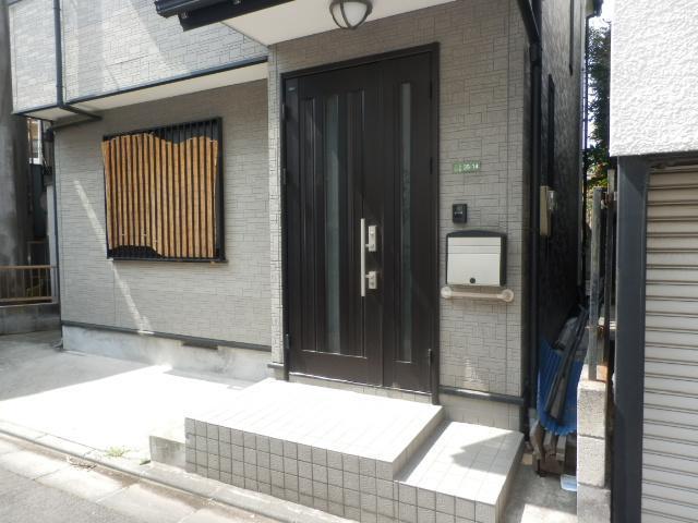 Entrance. Foyer entrance and bicycle parking space