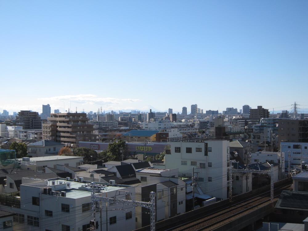 View photos from the dwelling unit. View from the site (December 2013) Shooting