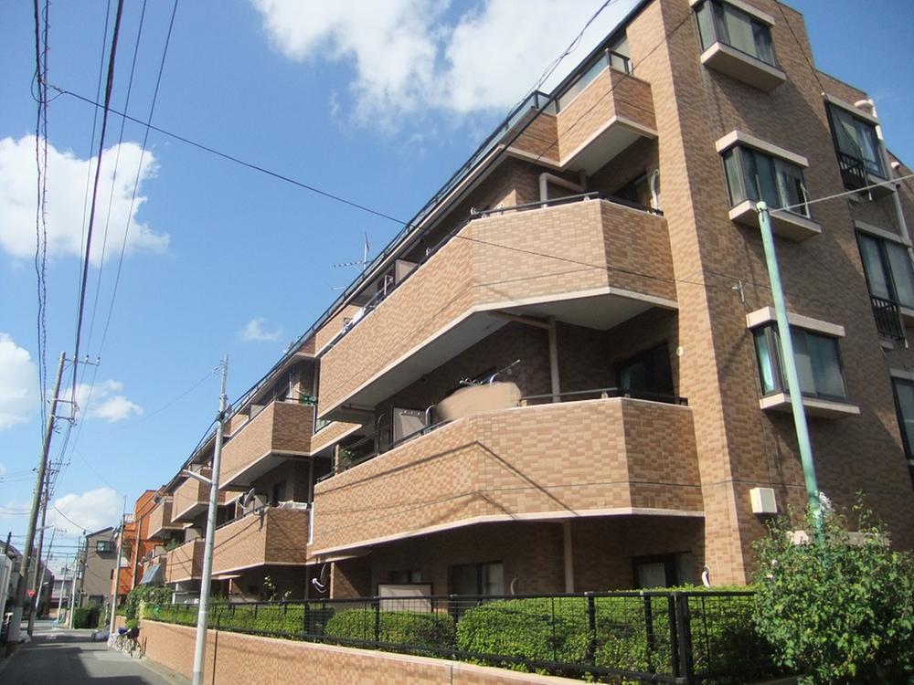 Local appearance photo. Local (10 May 2013) Shooting