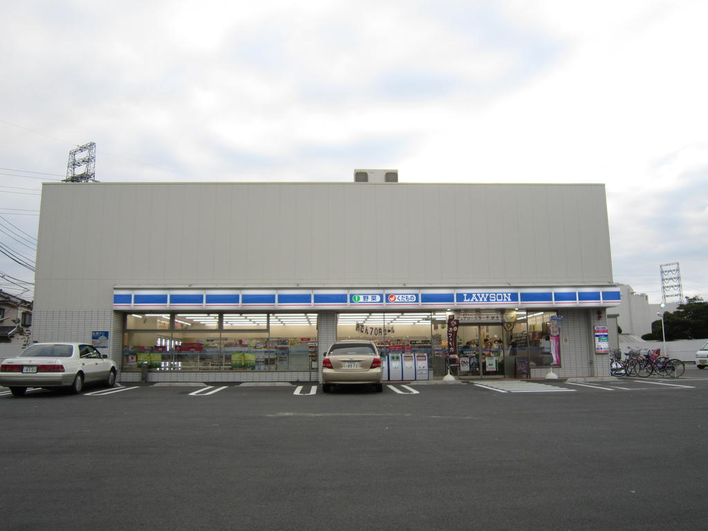 Convenience store. Lawson Aoto 6-chome store up (convenience store) 371m