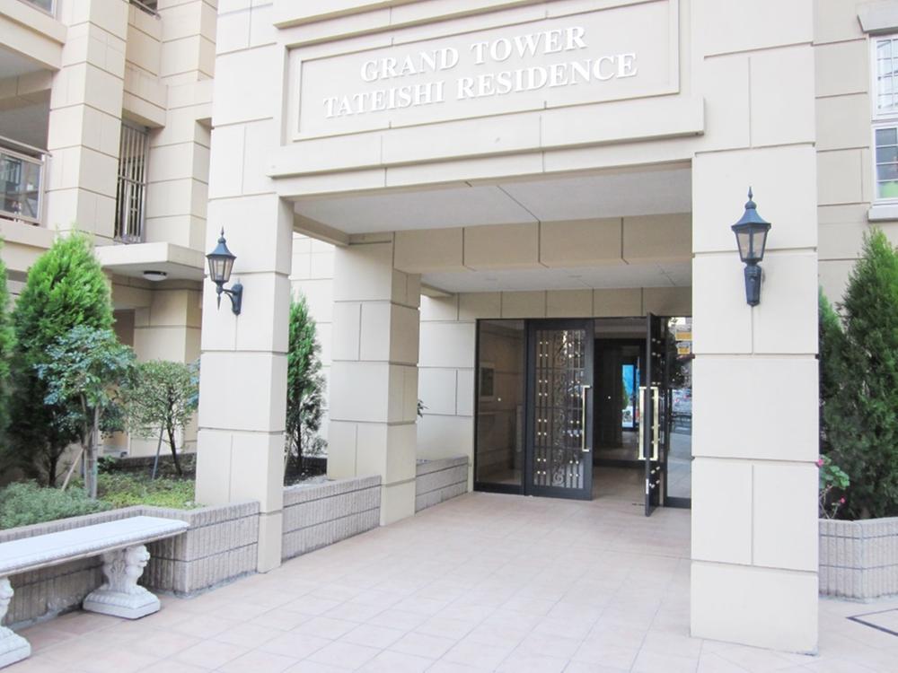 Entrance. auto lock ・ Key authentication elevators