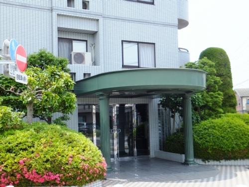 Entrance. Common areas