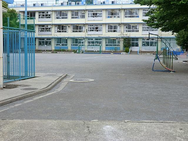 Primary school. Kameao 120m up to elementary school