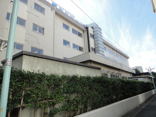 Junior high school. 800m to Shinjuku Junior High School