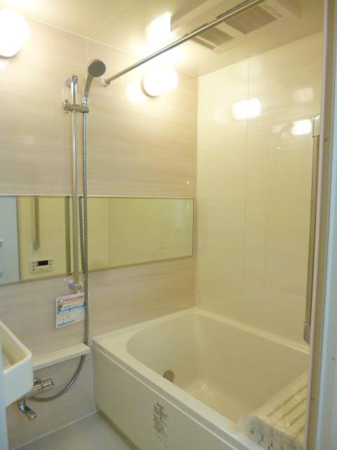 Bathroom. Bathroom Dryer ・ Bathroom with a Reheating function